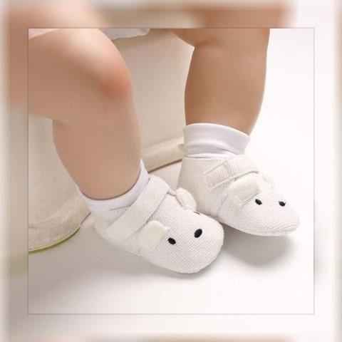 Share to a friend who will love this.👫 <br />
.<br />
.<br />
⭕️ White Baby Flat Toddler Girl