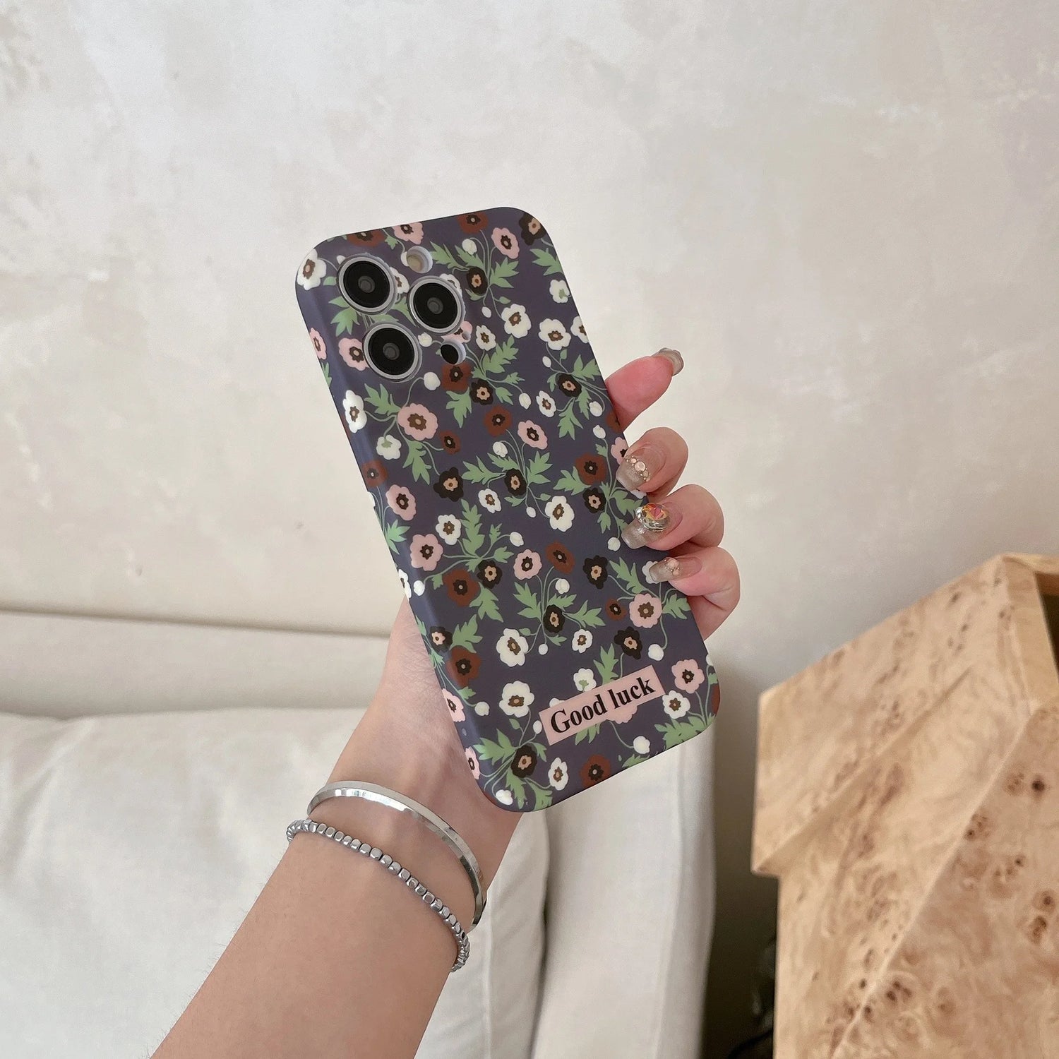 Cute Phone Cases For iPhone 16, 15, 14, 13, 12 Pro Max - Fairy Luck White Black Flowers Art Cover - IC0111