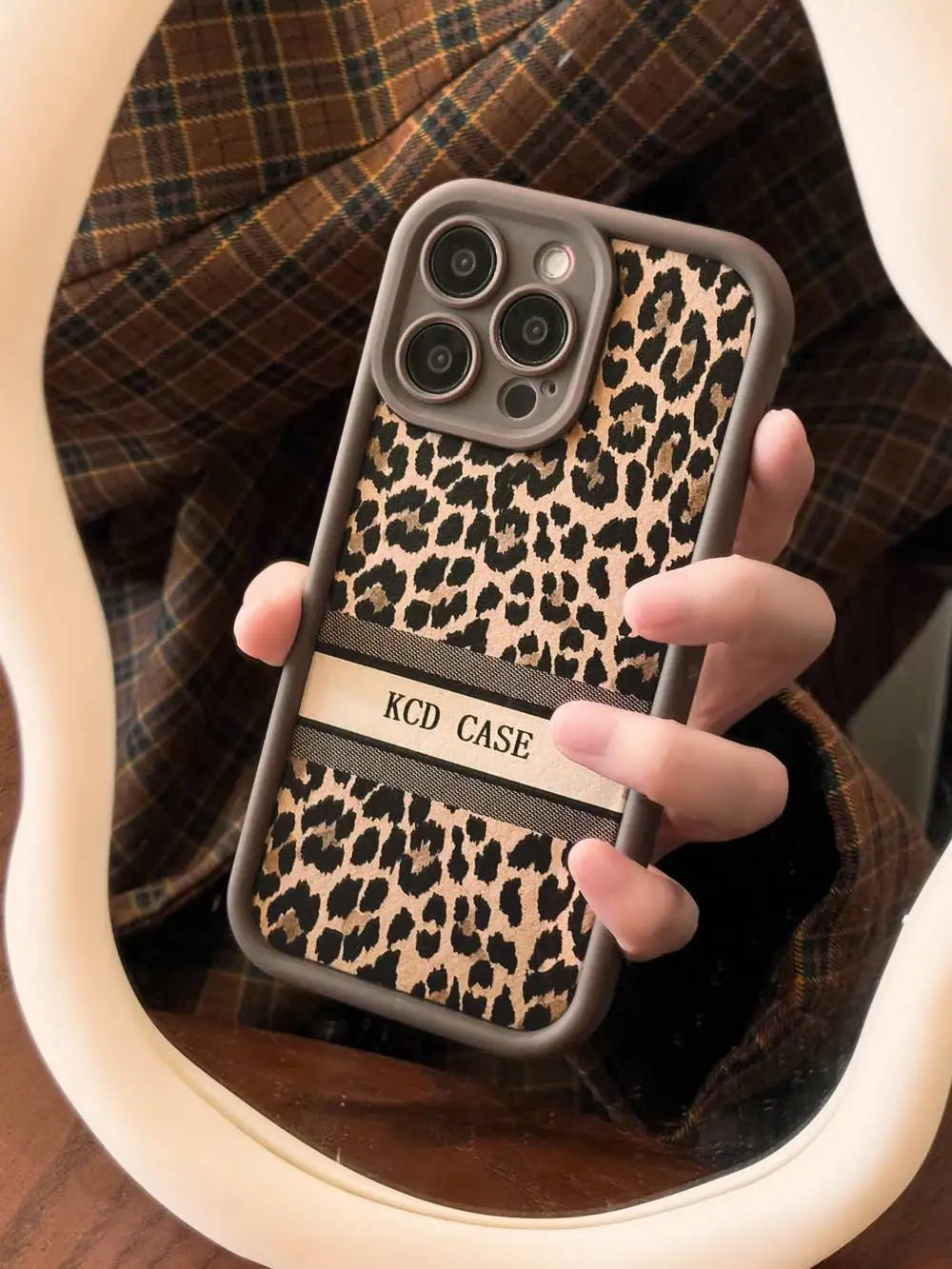 Cute Phone Cases For iPhone 16, 11, 12, 13, 14, 15 Pro Max - Soft Silicone Leopard Print - Leather Bumper Cover - IC4310