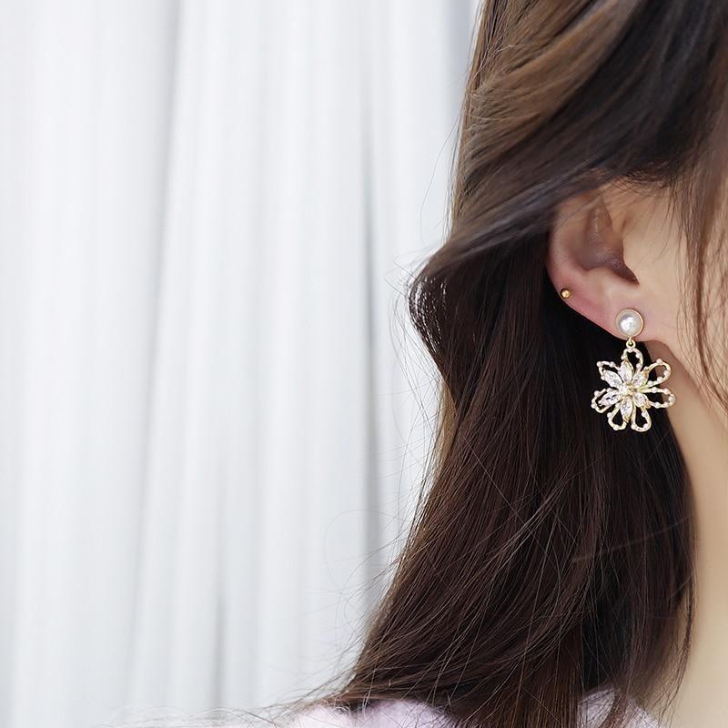 Hollow Flower Earring Charm Jewelry Mini Pearl Super Shine Earring 