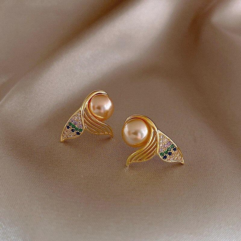 कुछ हटके कलेक्शन : Stylish Daily Wear Gold Earrings | 2023